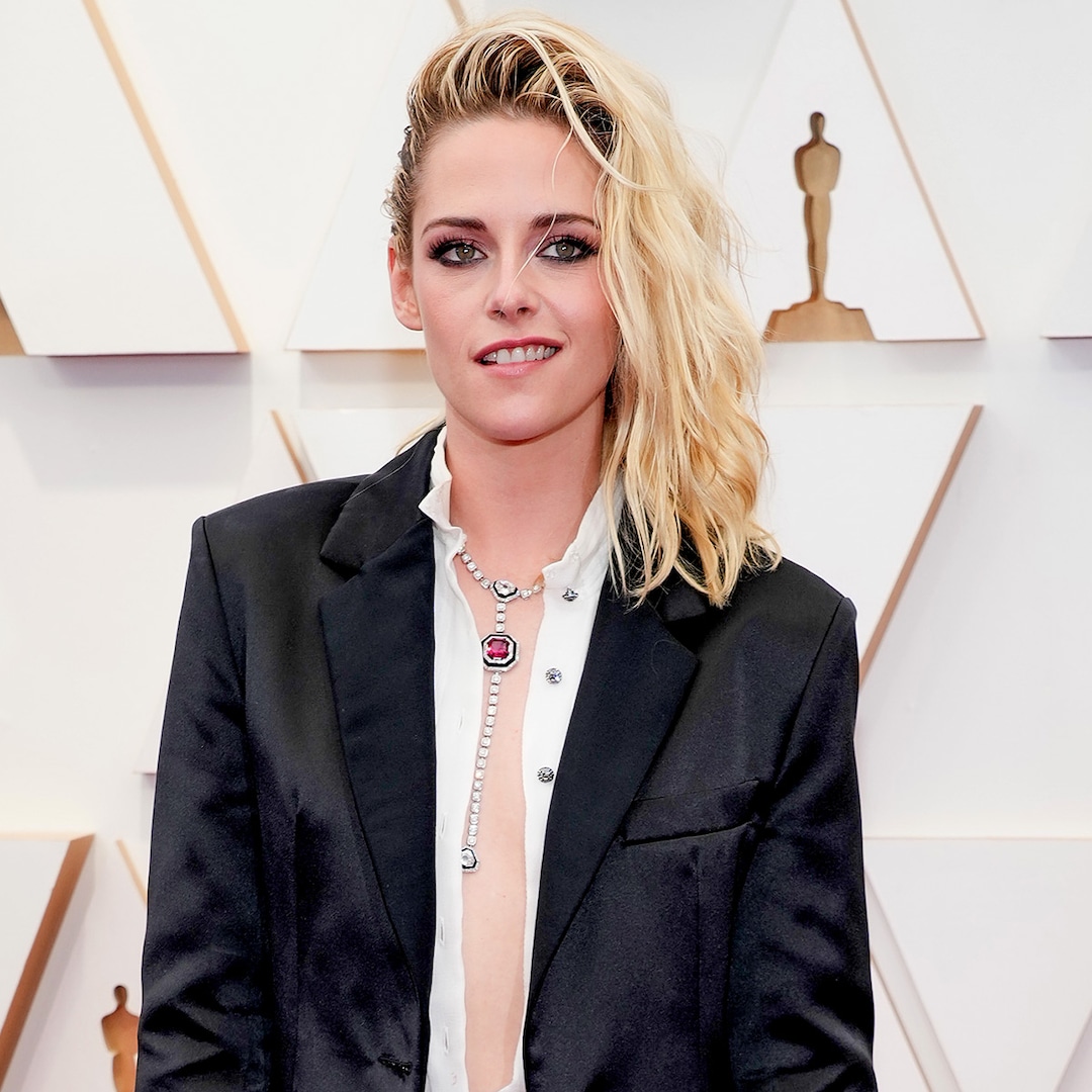 Bow Down to Kristen Stewart and Her Shorts on the 2022 Oscars Red